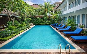 Easy Surf Camp